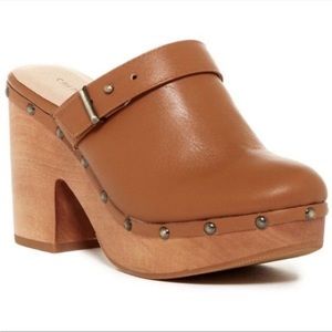 Chinese laundry clog mules